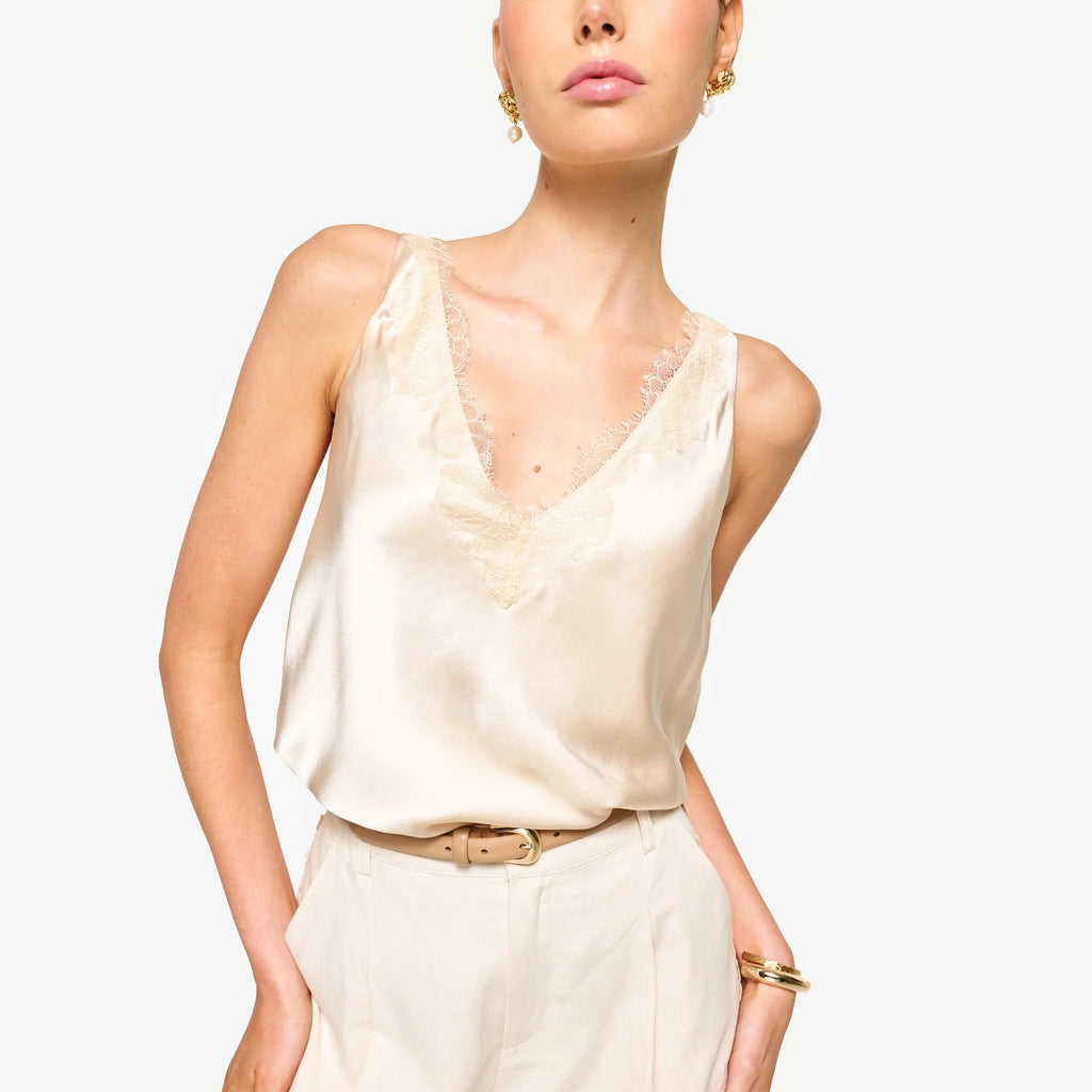 Marris Camisole in Bone from CAMI NYC.



v-NECK CAMI WITH LACE NECKLINE

BRA FRIENDLY

FULLY LINED